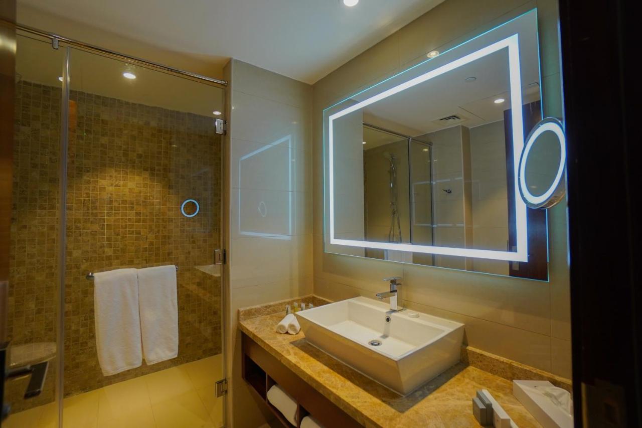 The Grand Lux Hotel Доха Екстериор снимка Bathroom