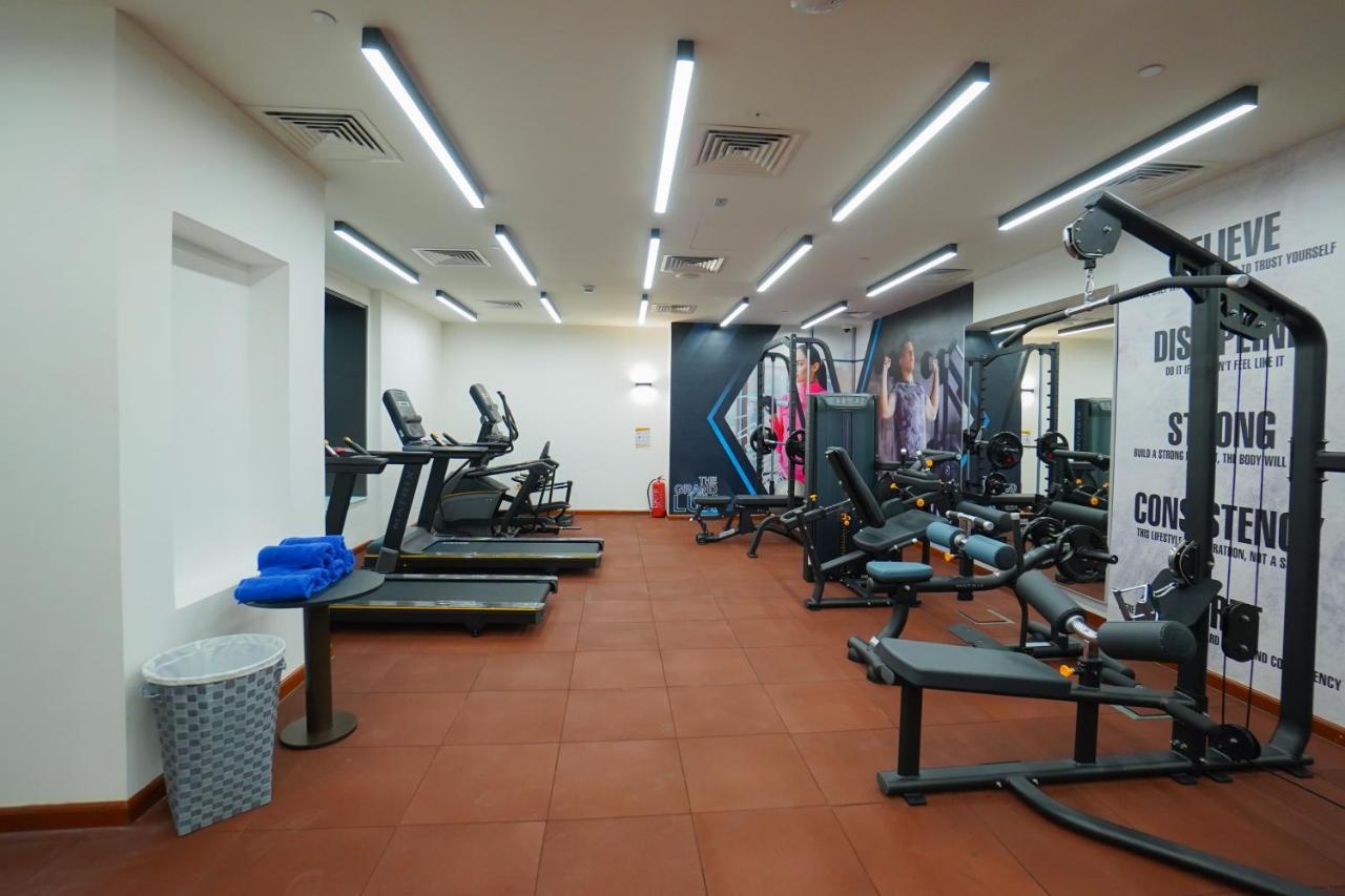 The Grand Lux Hotel Доха Екстериор снимка The gym at the hotel