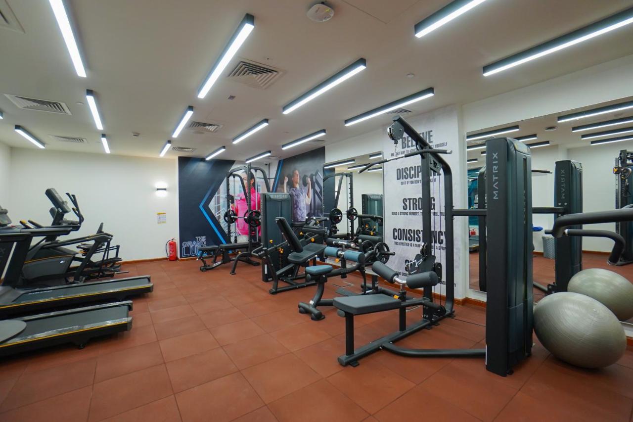The Grand Lux Hotel Доха Екстериор снимка The gym at the hotel